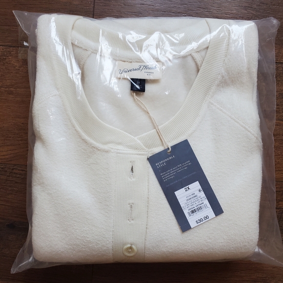 Universal Thread white cream sweater 2x NWT - Picture 2 of 3